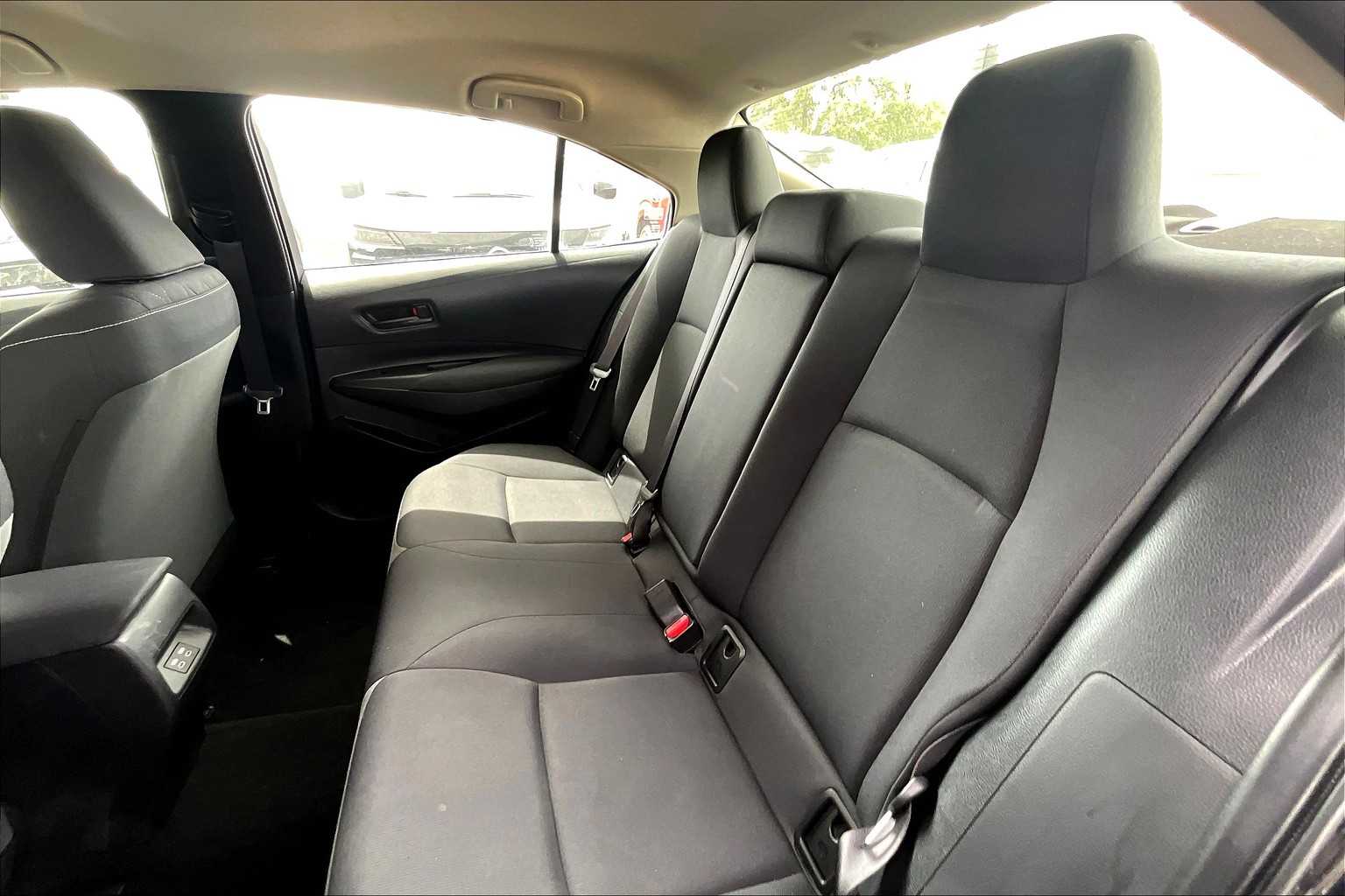 2023 Toyota Corolla LE photo 14