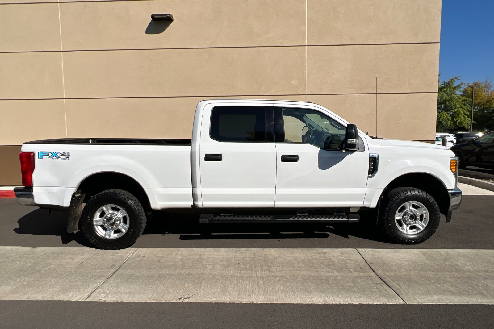 2017 Ford F-250 XLT photo 2