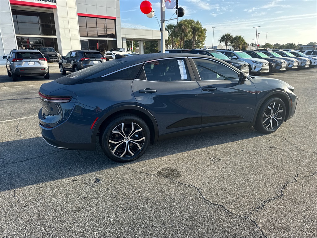 2026 Toyota Crown XLE photo 3