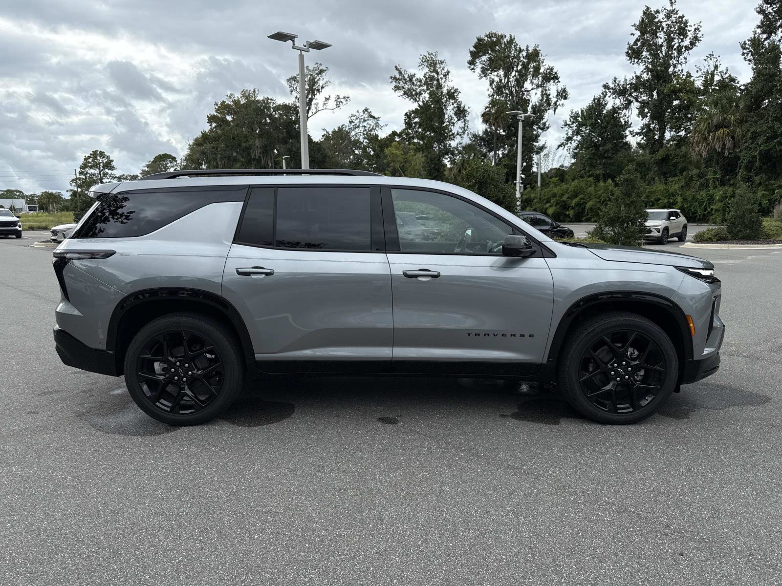 2026 Chevrolet Traverse RS photo 2