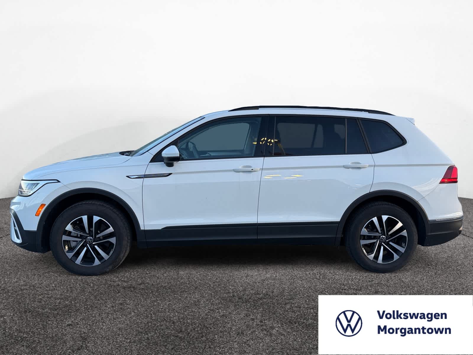 2024 Volkswagen Tiguan S photo 2