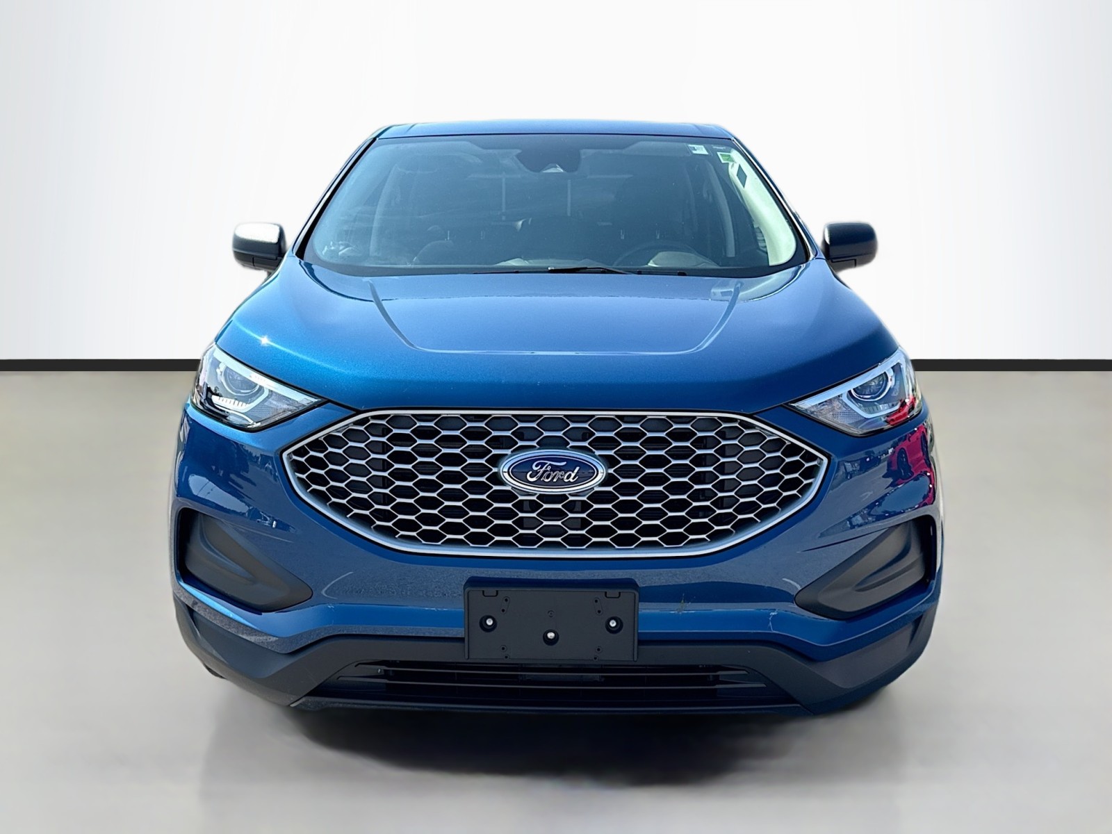 2024 Ford Edge SE photo 2