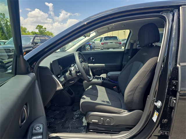 2025 Hyundai Ioniq 5 SE photo 11