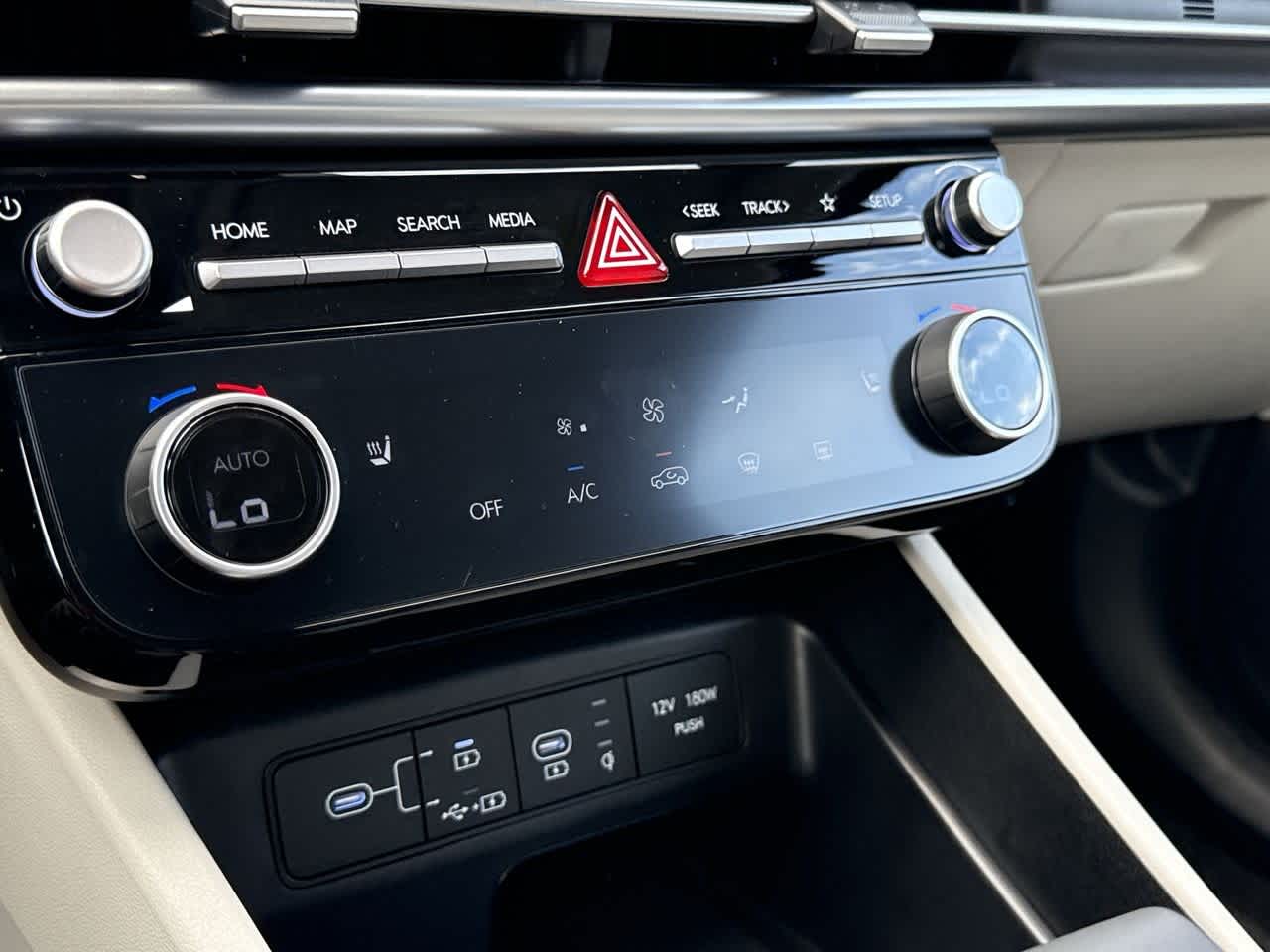 2025 Hyundai Tucson SEL Convenience photo 17