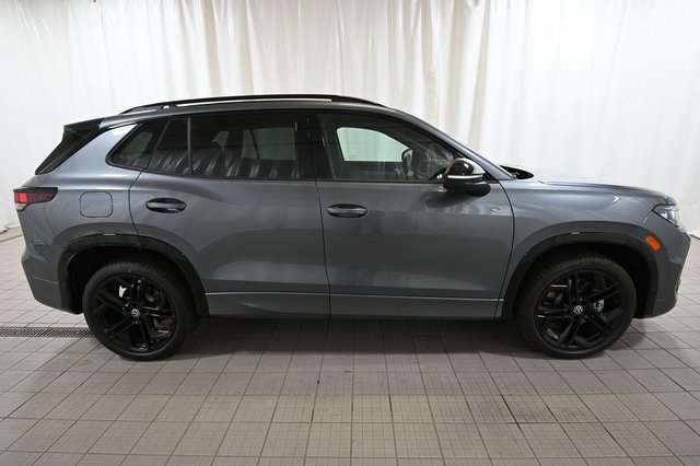 2025 Volkswagen Tiguan SE R-Line Black photo 12