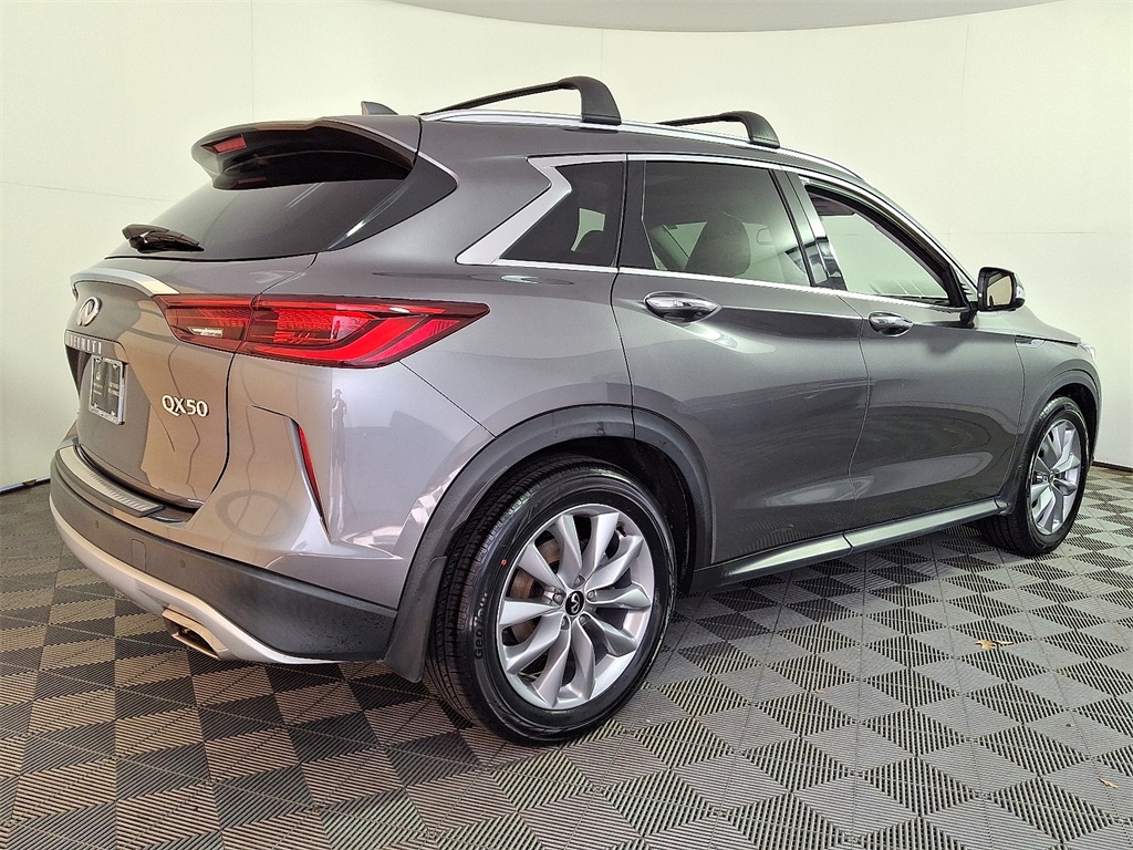 2022 Infiniti QX50 Essential photo 4