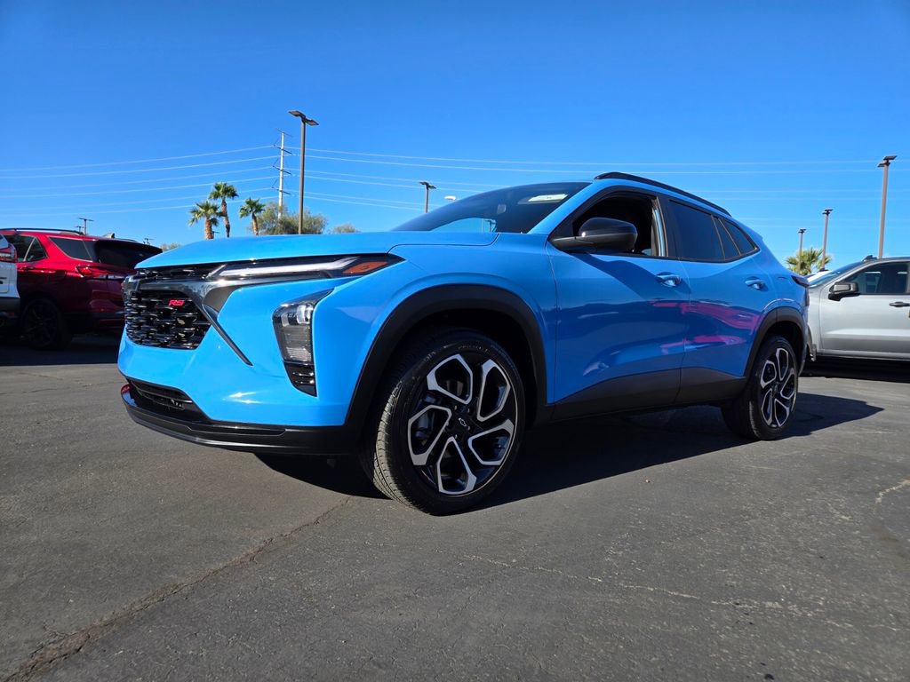 2024 Chevrolet Trax photo 2