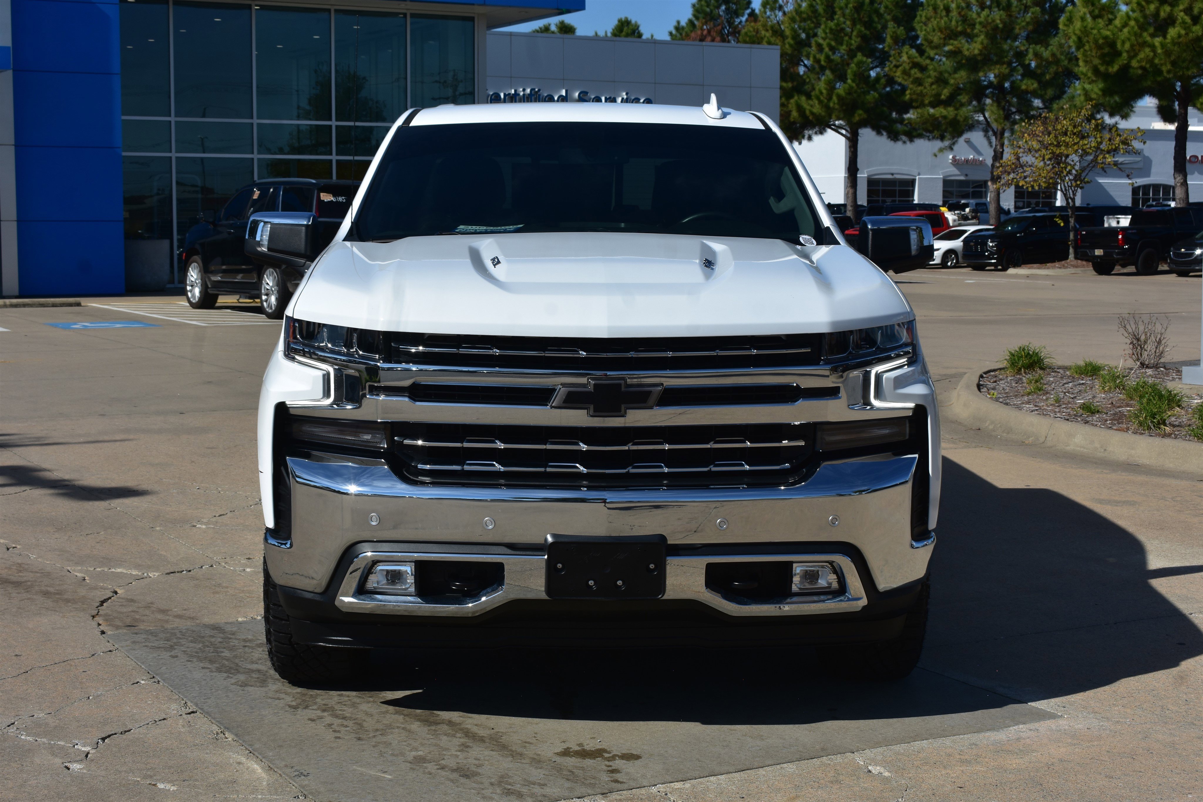 Used 2022 Chevrolet Silverado 1500 Limited LTZ with VIN 1GCUYGEL0NZ186986 for sale in Little Rock