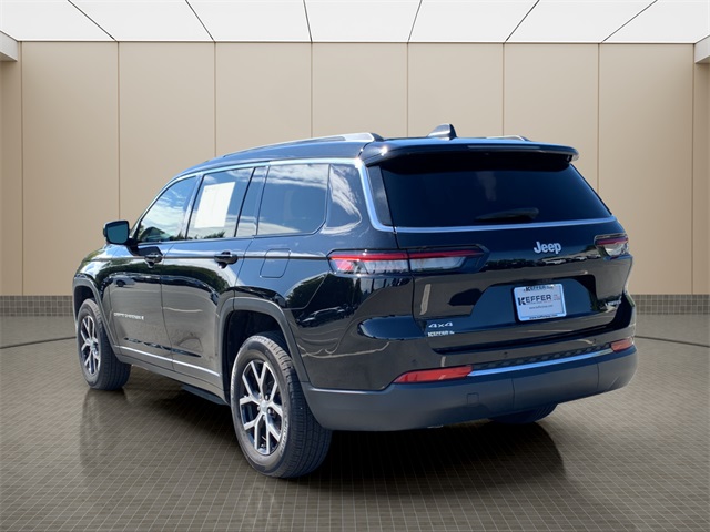 2025 Jeep Grand Cherokee Limited photo 3