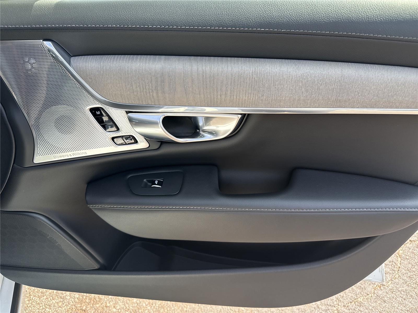 2023 Volvo S90 Ultimate photo 23