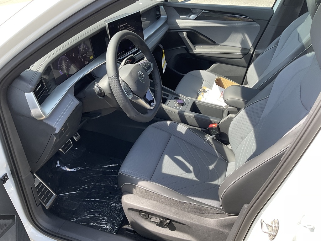 2025 Volkswagen Tiguan SE R-Line Black photo 3