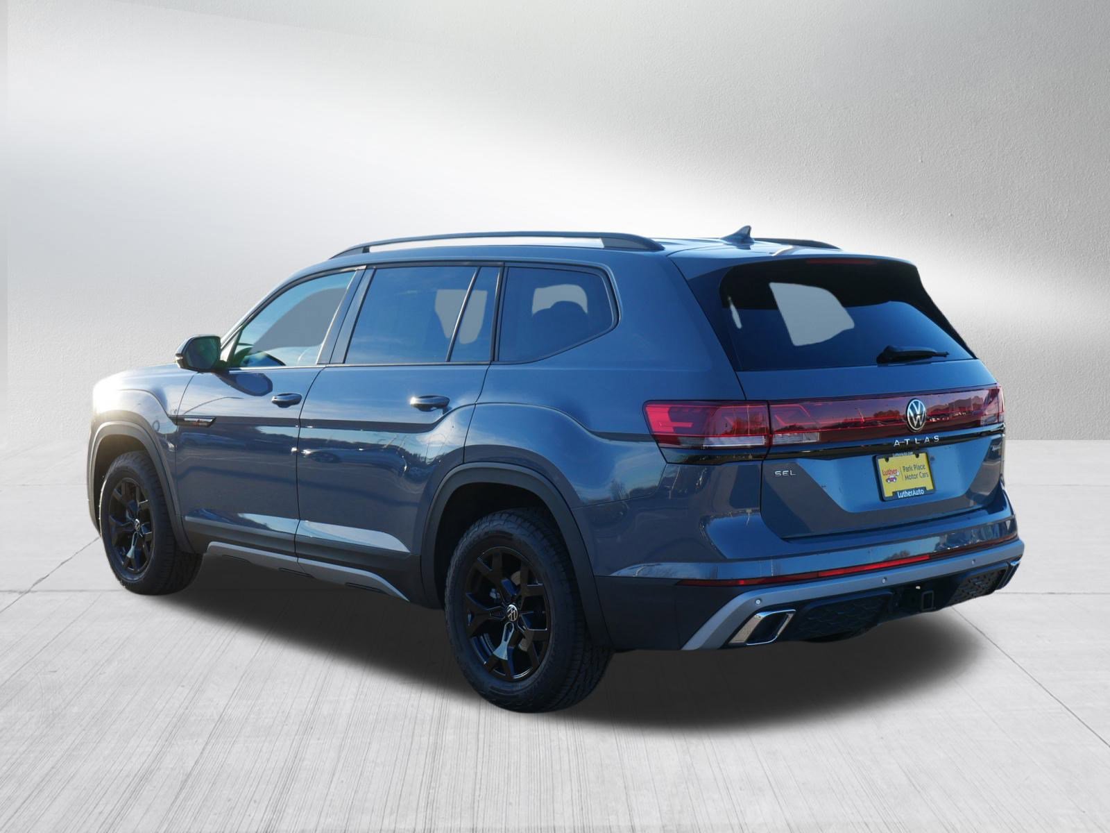 2024 Volkswagen Atlas Peak Edition SEL photo 3