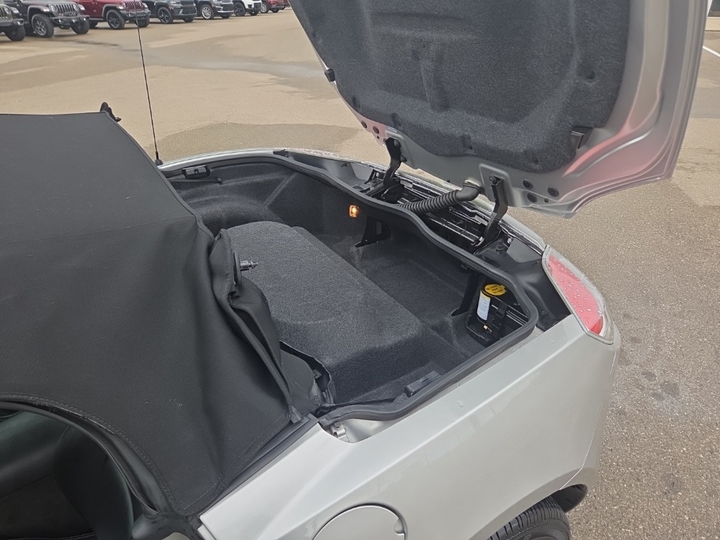 2009 Saturn Sky Base photo 10