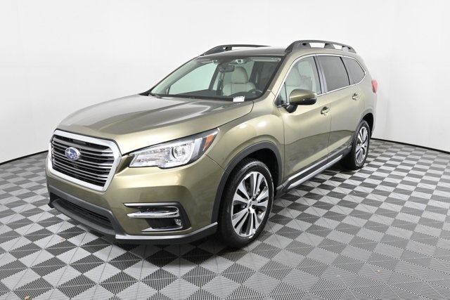2022 Subaru Ascent Limited photo 2