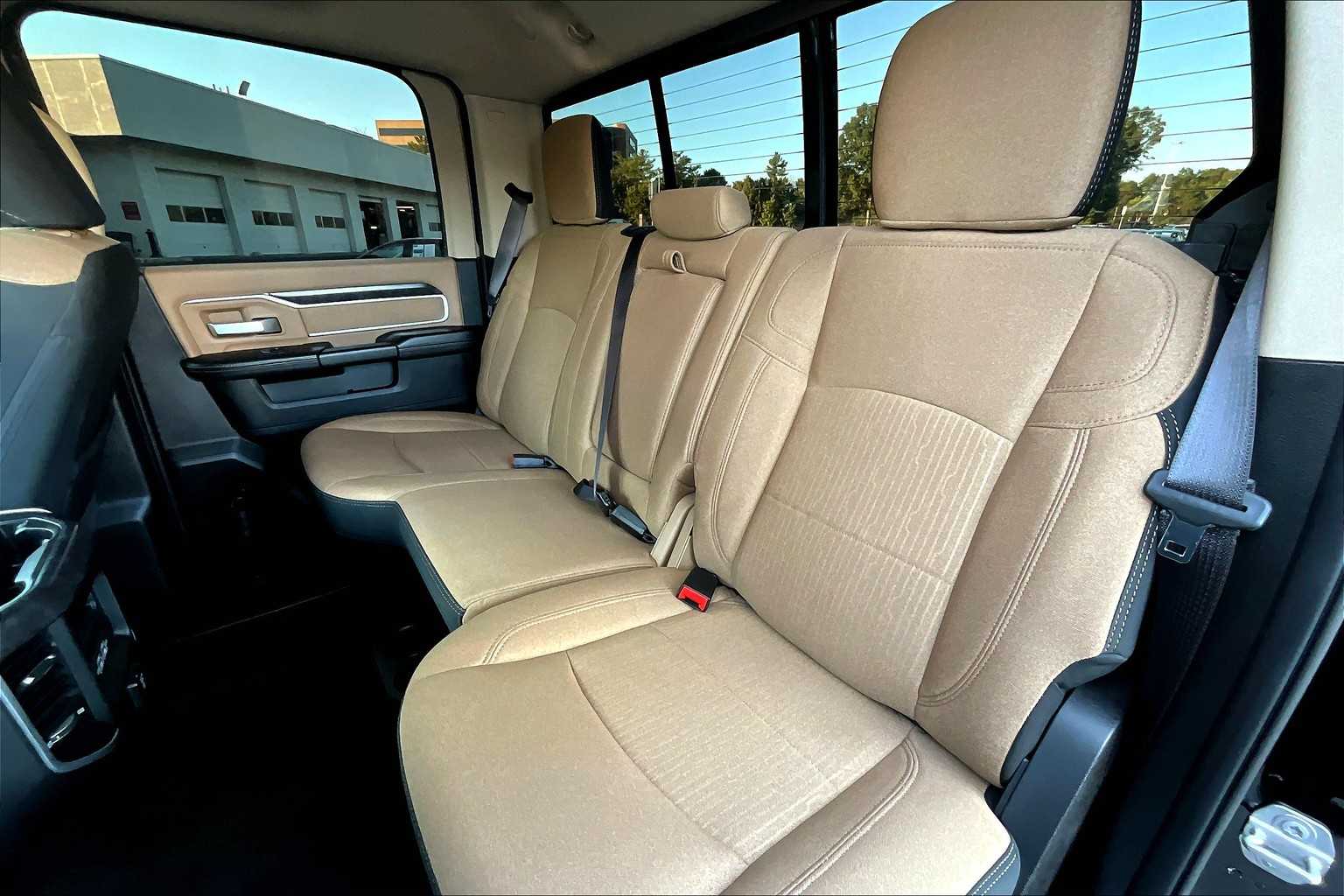 2022 Ram 3500 Big Horn photo 18