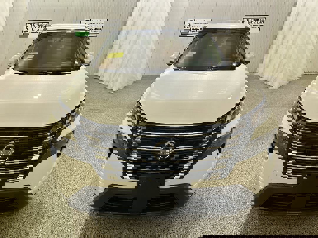 2026 Nissan Rogue SV photo 2