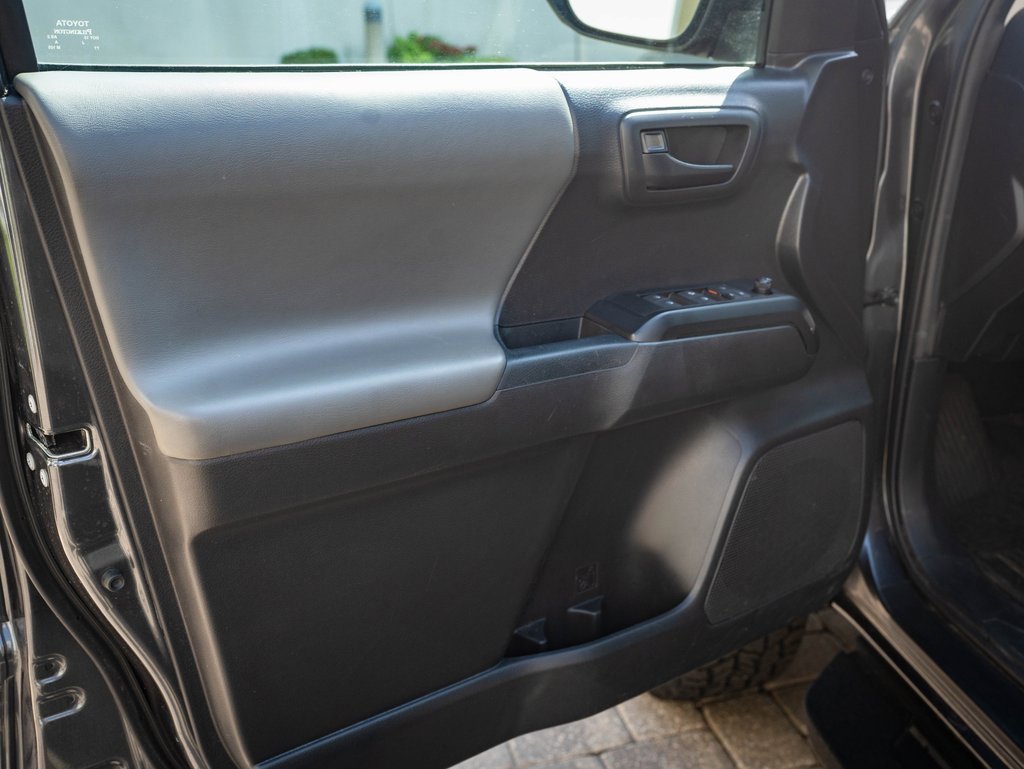 2022 Toyota Tacoma SR photo 21