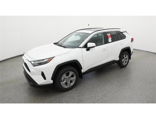2025 Toyota RAV4 XLE's photo