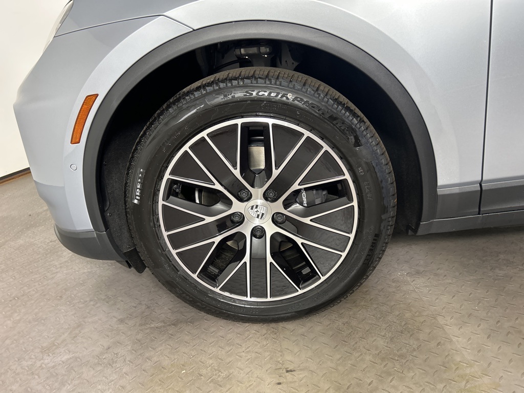 2025 Porsche Macan Electric photo 10