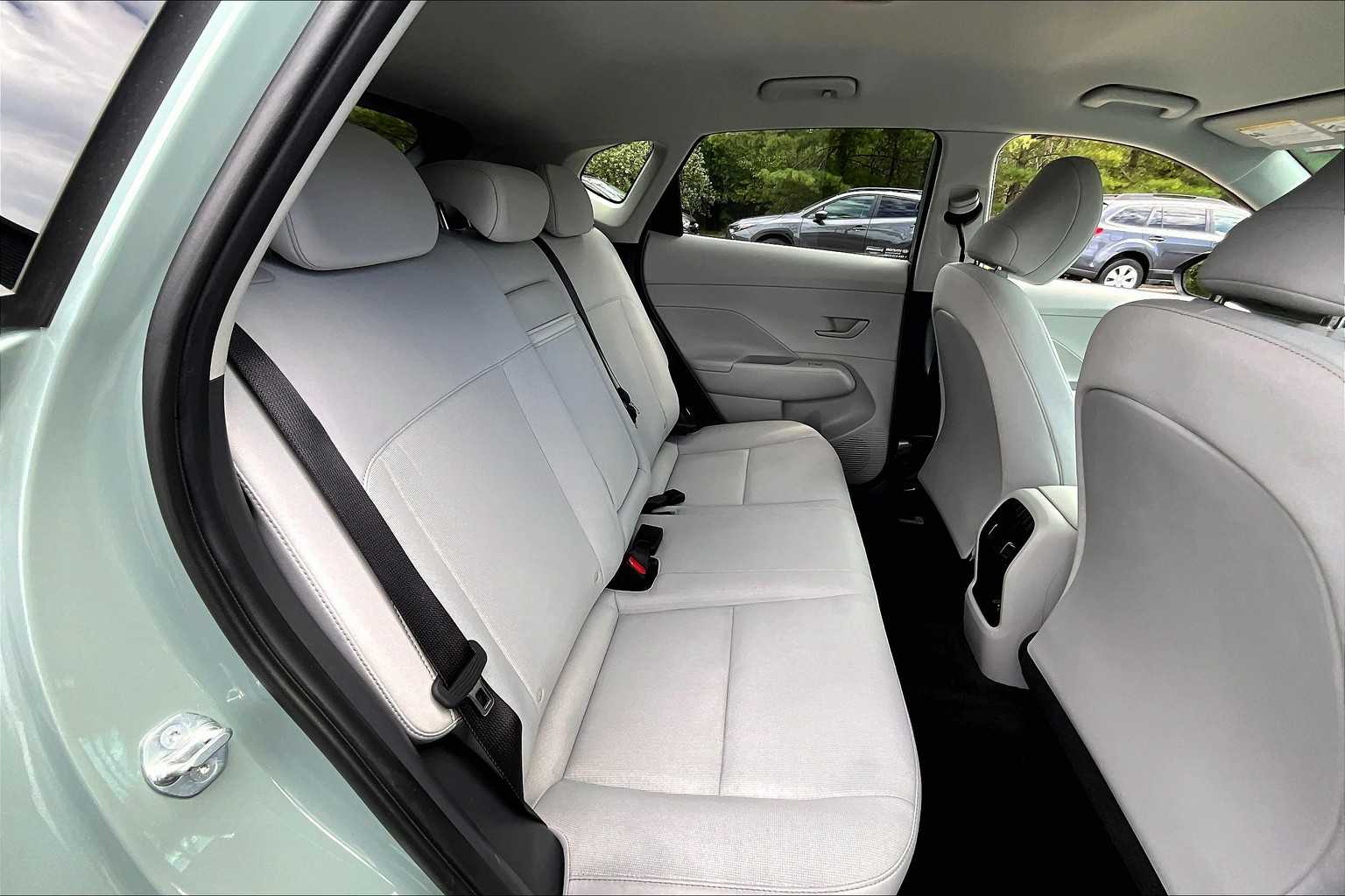 2025 Hyundai Kona SEL photo 17