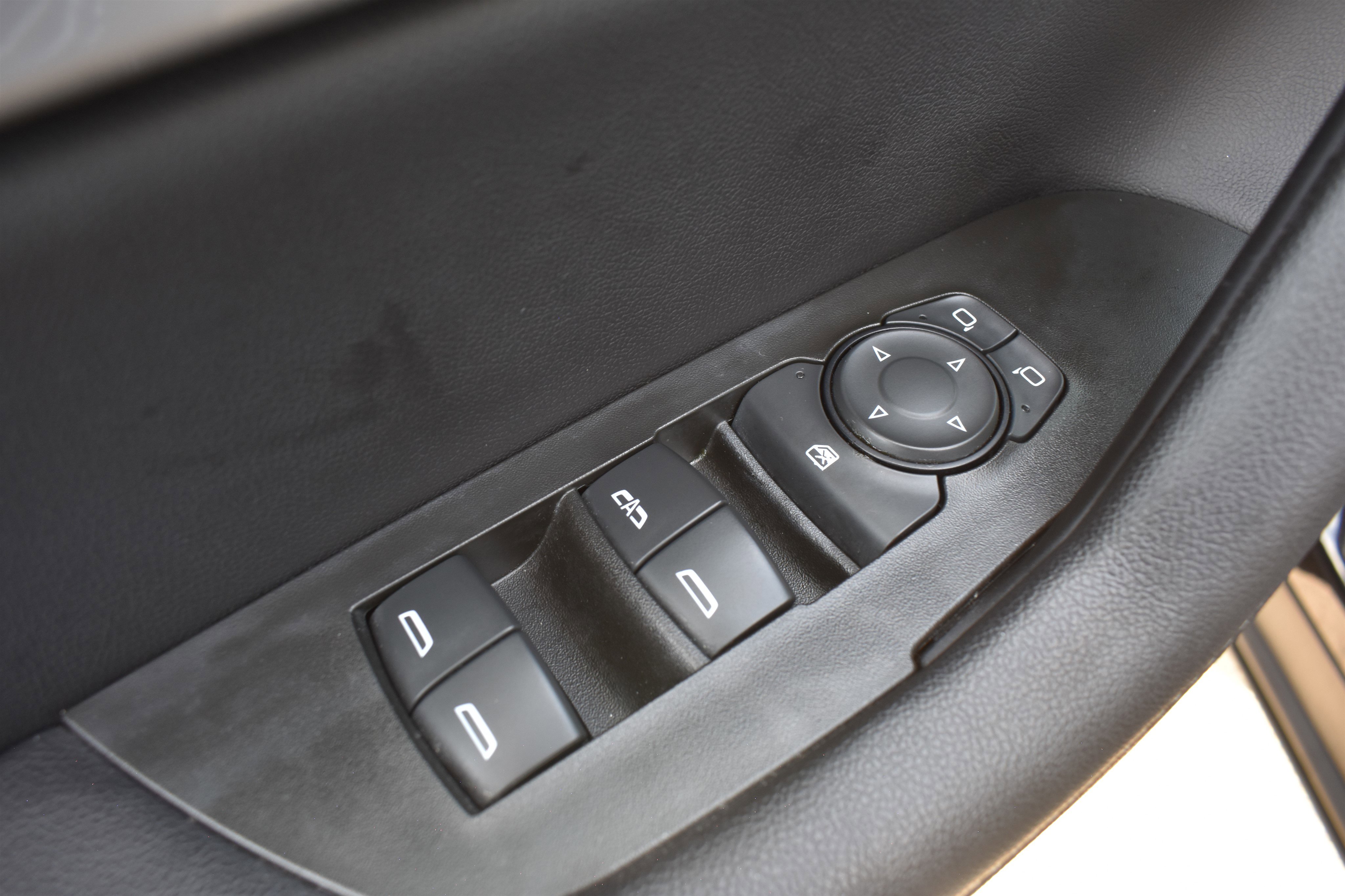 2021 Chevrolet Blazer 2LT photo 3