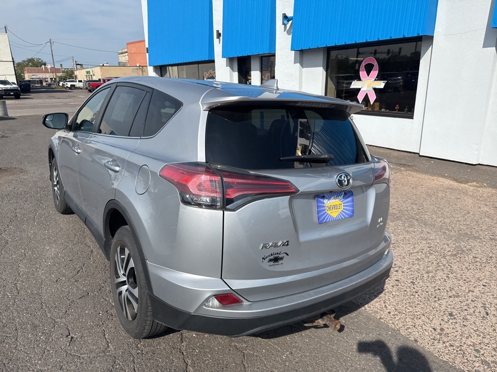 2017 Toyota RAV4 LE photo 12