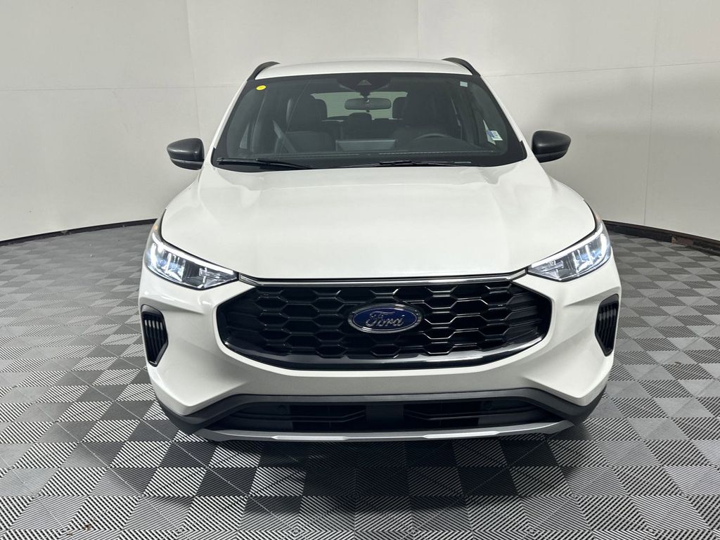 2025 Ford Escape ST-Line photo 2