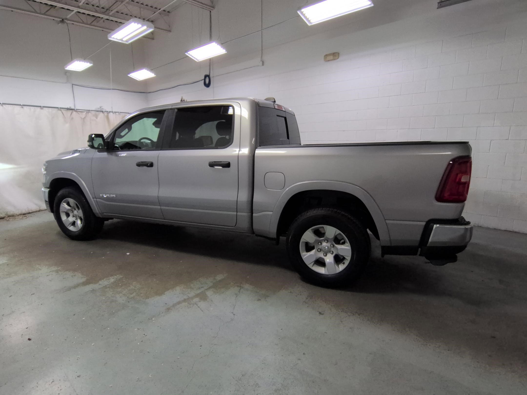 2025 Ram 1500 Big Horn photo 5