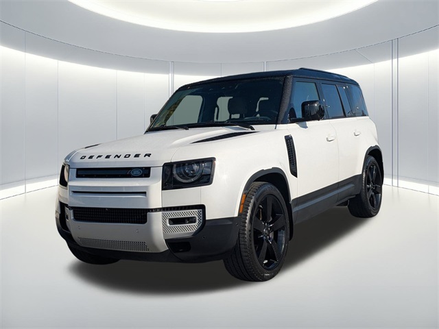 2023 Land Rover Defender SE's photo