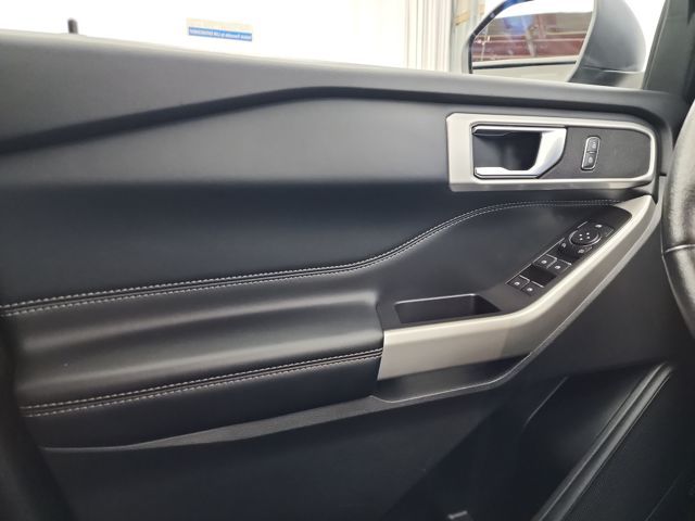 2022 Ford Explorer XLT photo 13