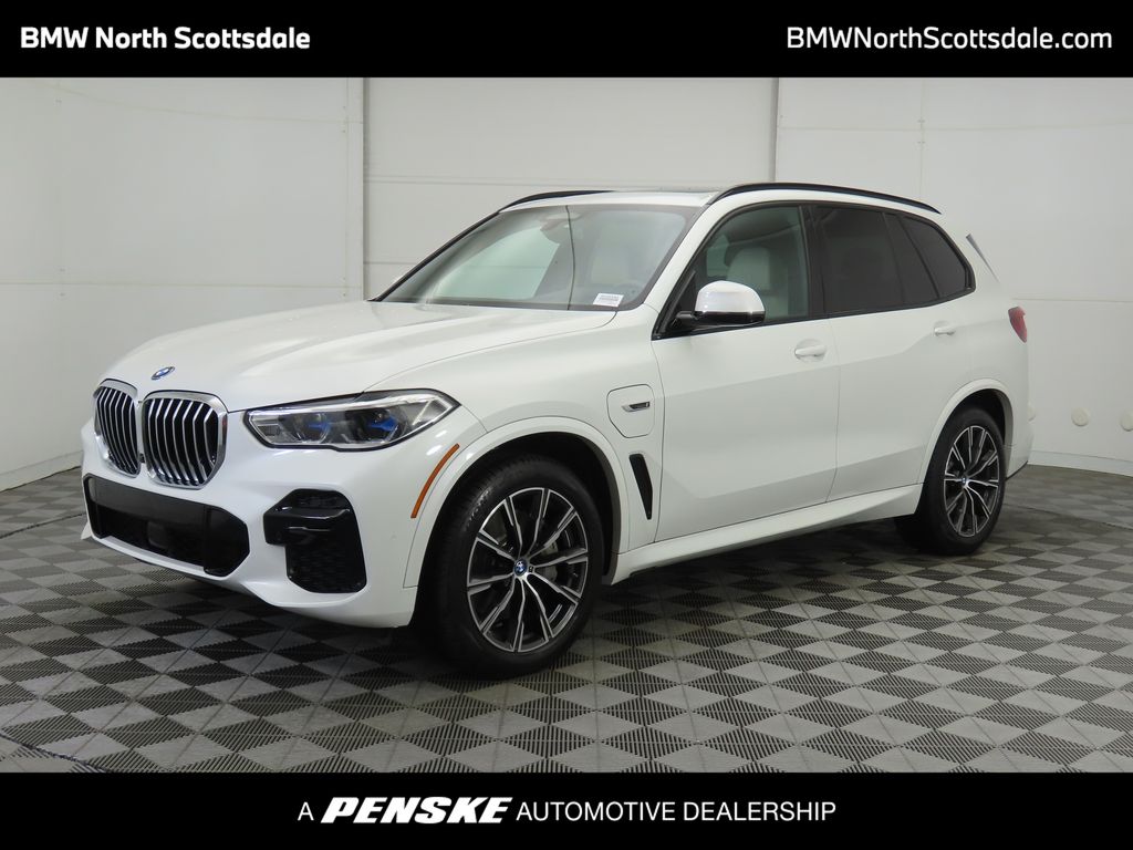 2023 BMW X5 45e's photo