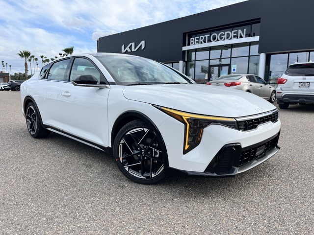 2025 Kia K4 GT-Line's photo