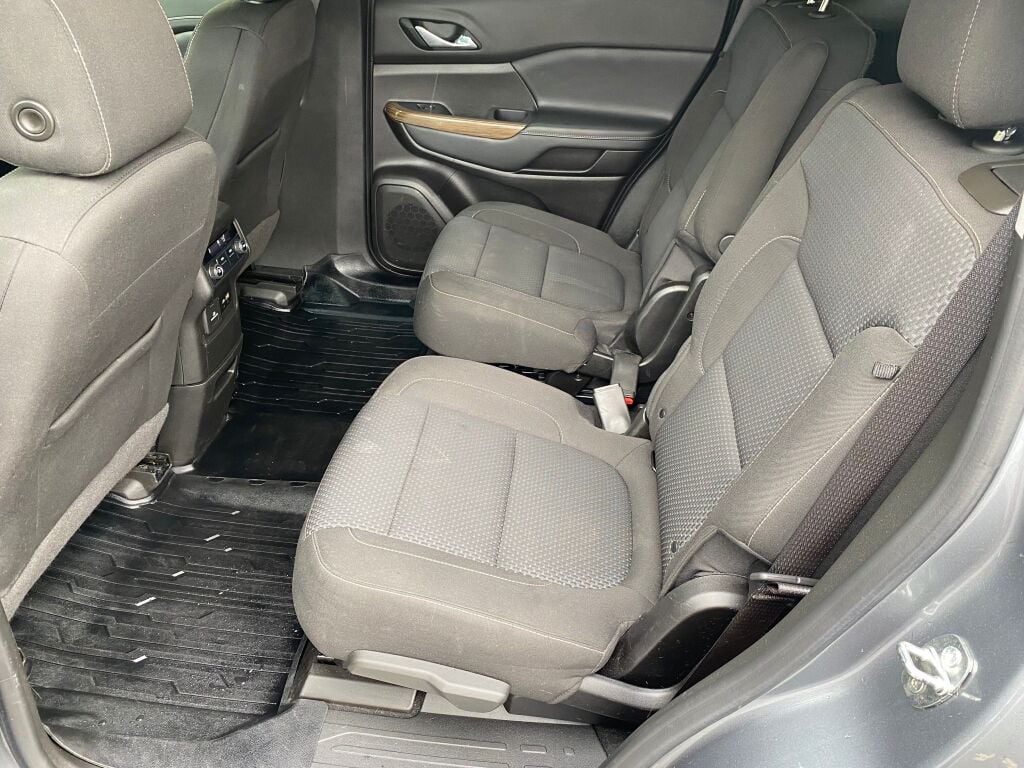 2021 Gmc Acadia SLE photo 16