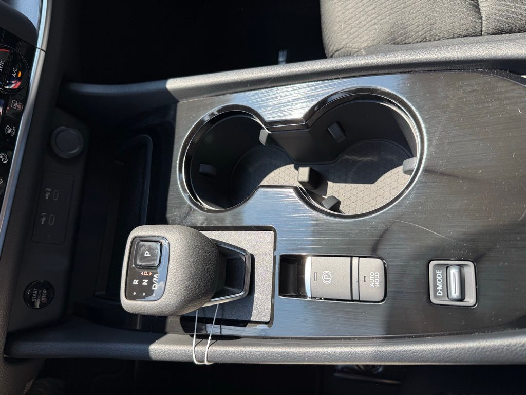 2026 Nissan Rogue SV photo 18