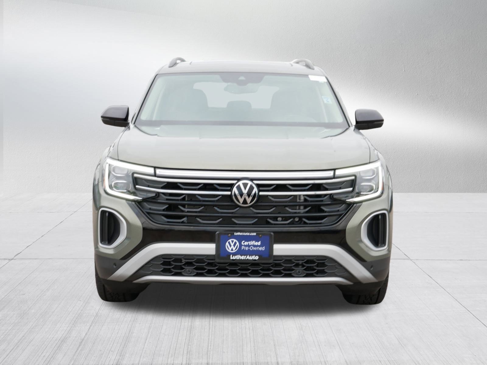 2024 Volkswagen Atlas Peak Edition SE Technology photo 2