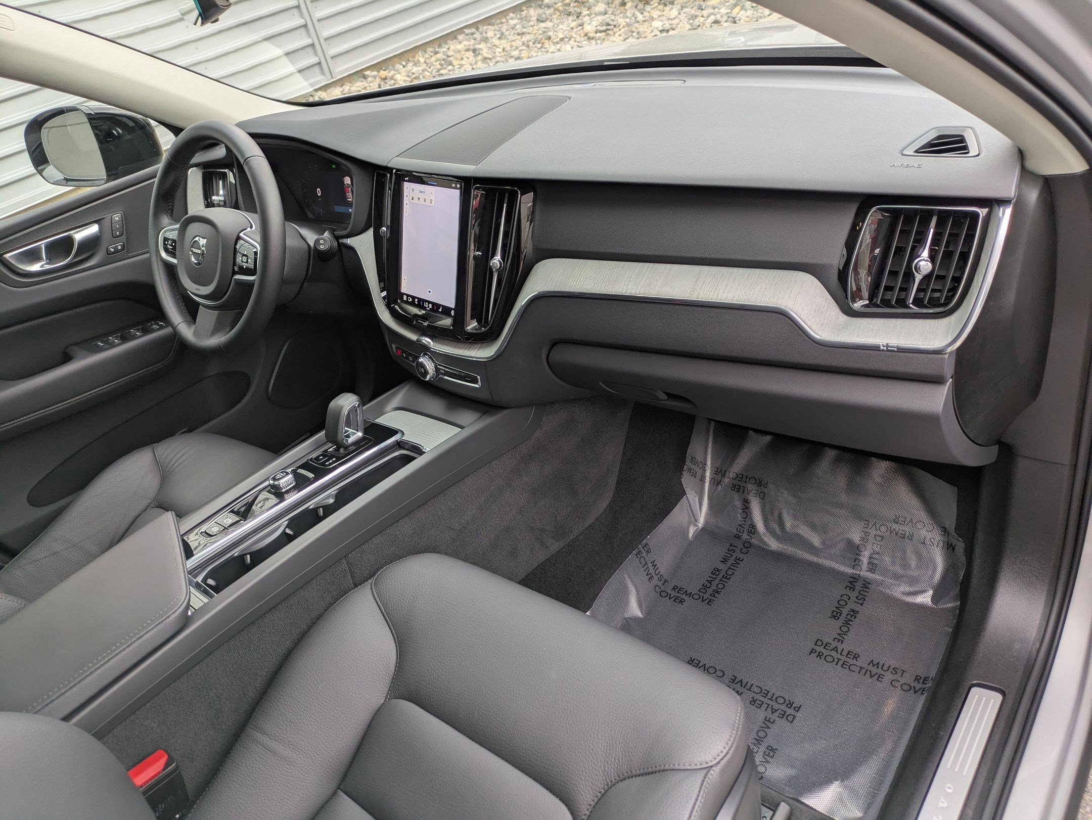 2025 Volvo XC60 Plus photo 32