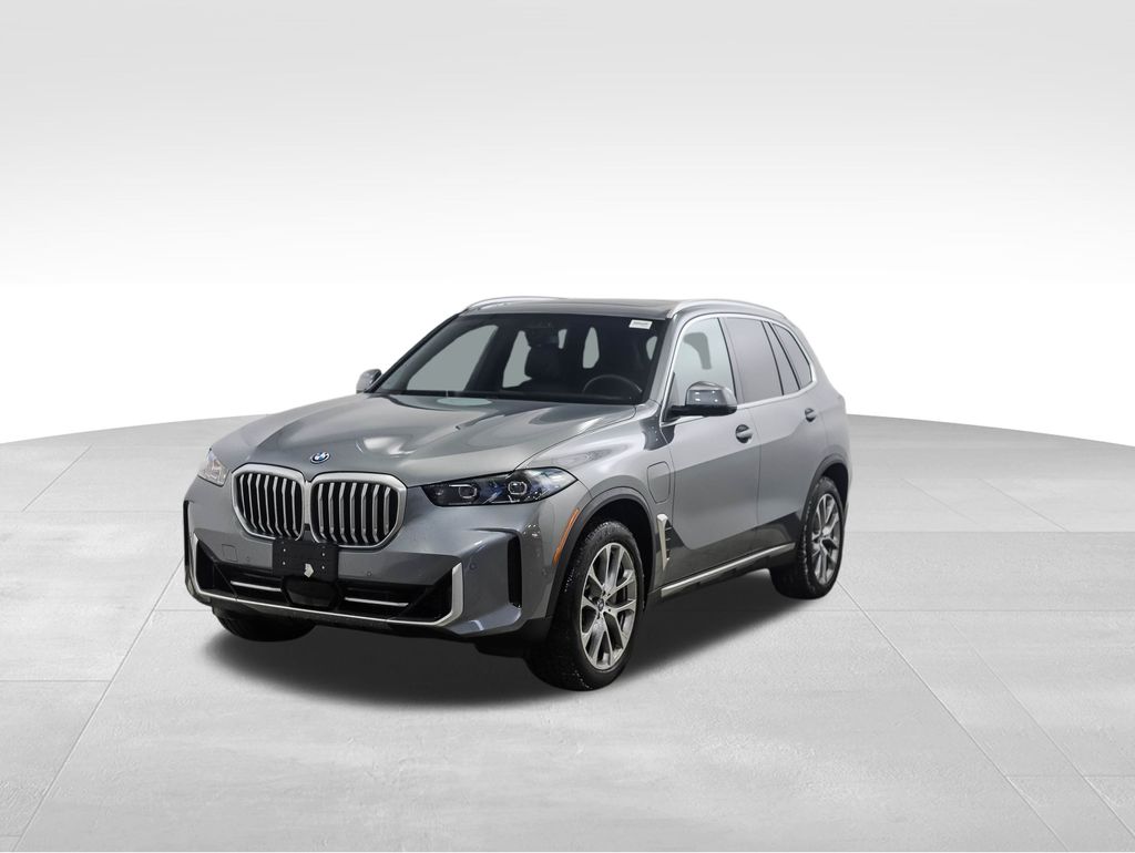 2025 BMW X5 50e's photo