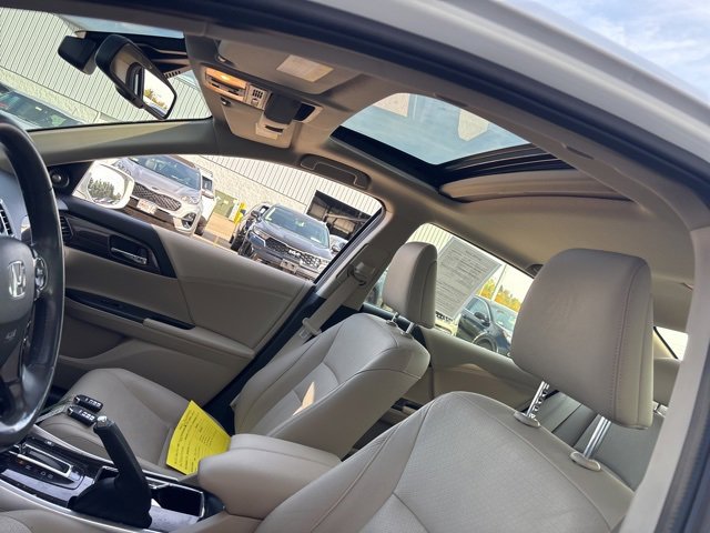 2017 Honda Accord Hybrid Touring photo 11