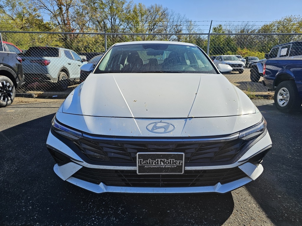 Used 2024 Hyundai Elantra Blue with VIN KMHLM4DJ6RU094334 for sale in Kansas City