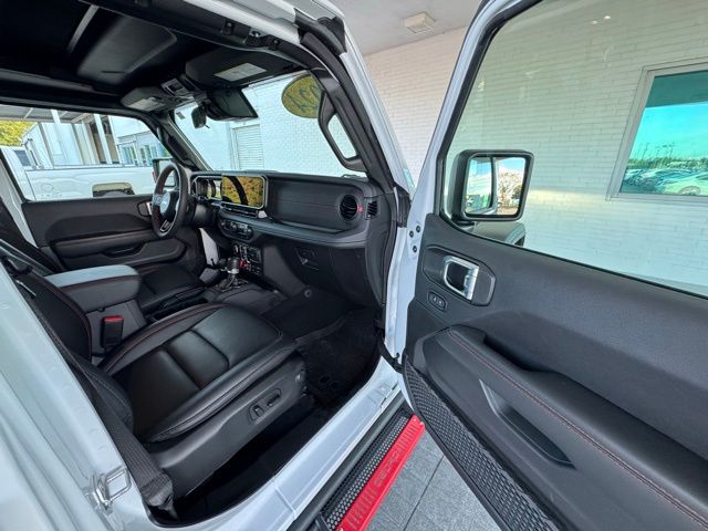 2024 Jeep Wrangler Rubicon photo 14