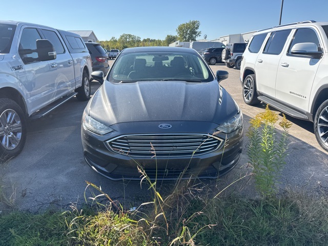 2018 Ford Fusion SE photo 2