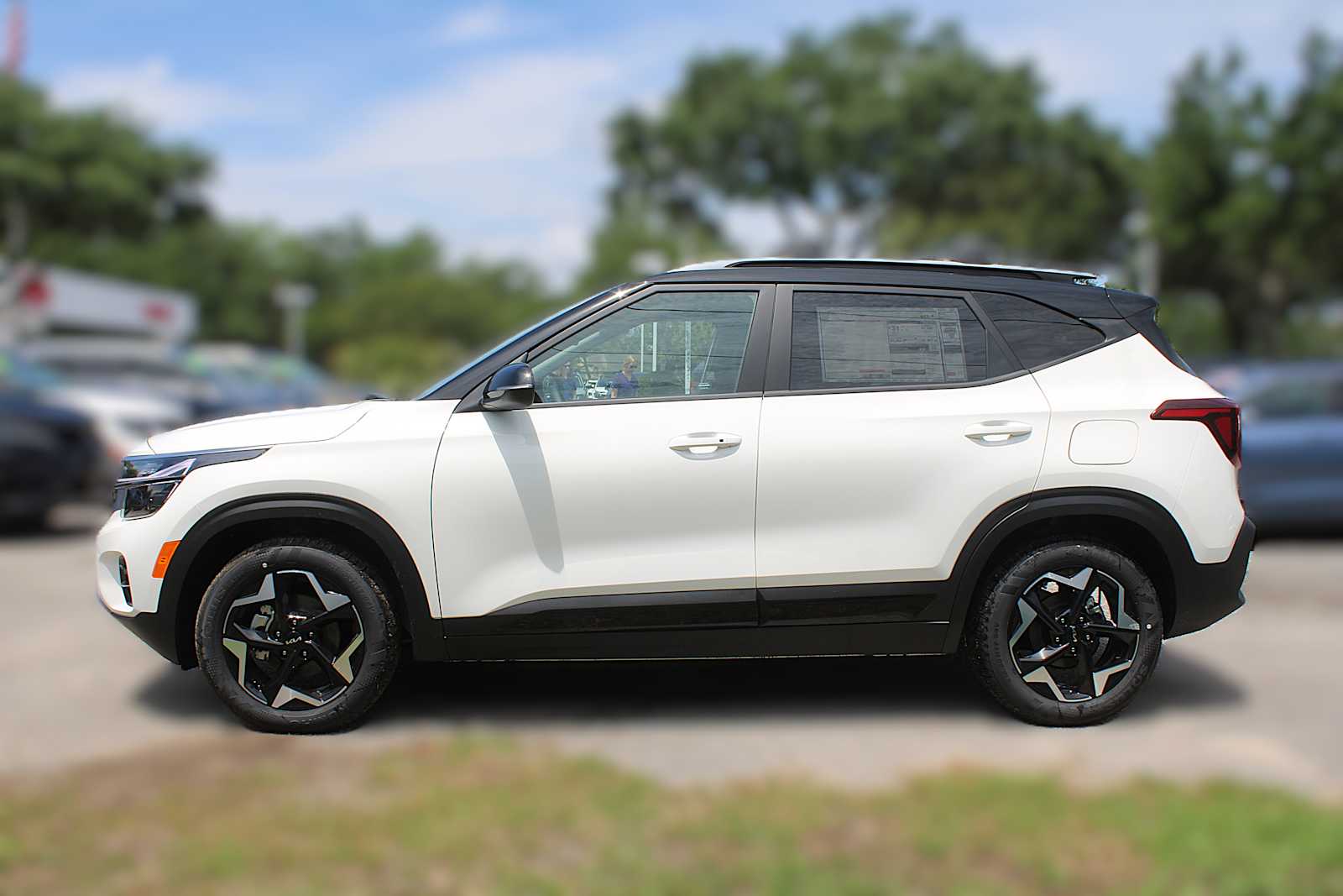 2025 Kia Seltos S photo 23