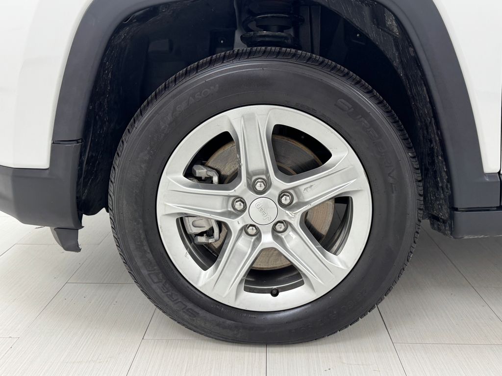 2024 Jeep Compass Latitude photo 30