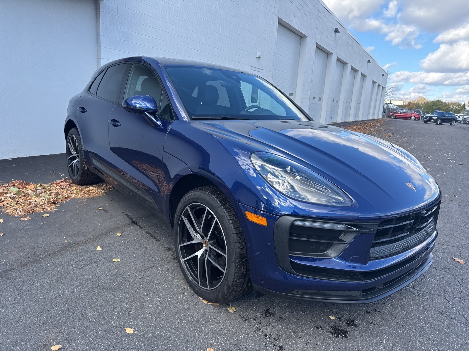 2023 Porsche Macan T photo 4