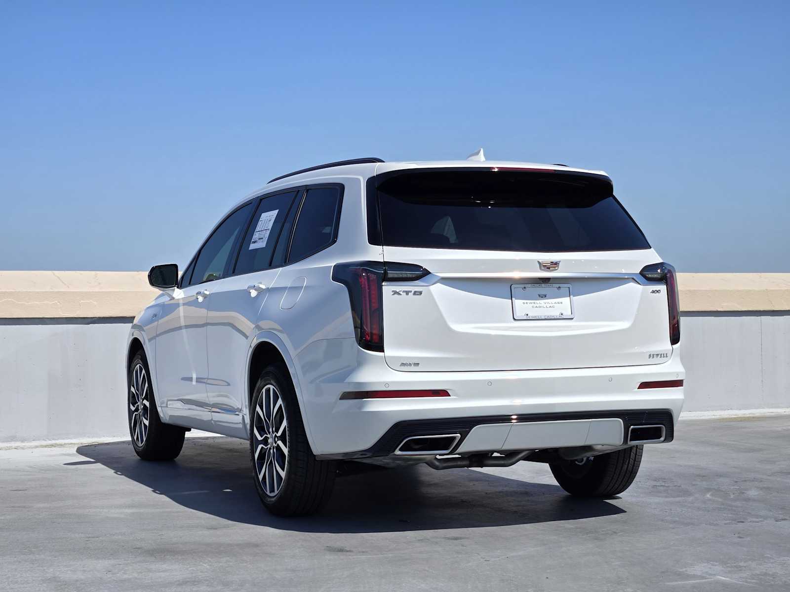 2025 Cadillac XT6 Sport photo 3