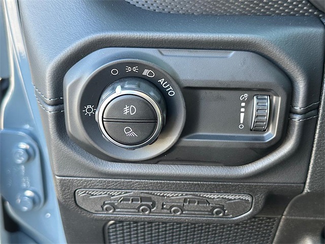 2025 Jeep Gladiator Mojave photo 23