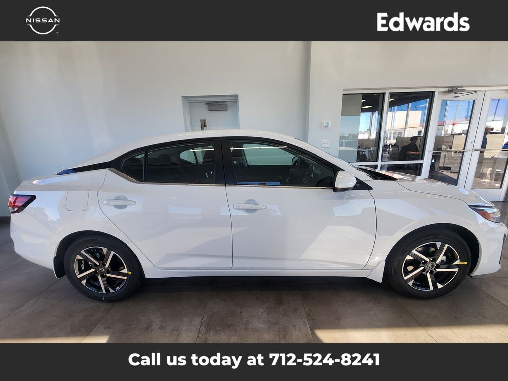 2025 Nissan Sentra SV's photo
