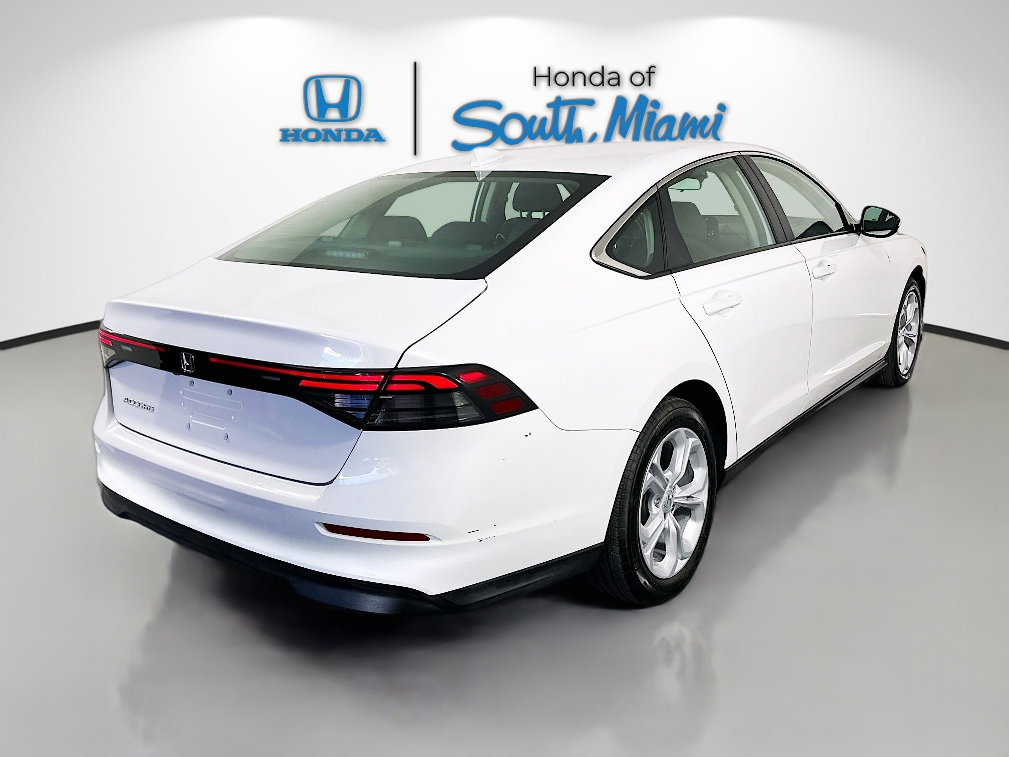 2025 Honda Accord LX photo 4