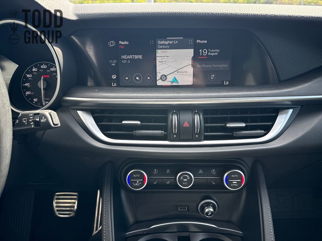 2022 Alfa Romeo Stelvio Ti photo 13