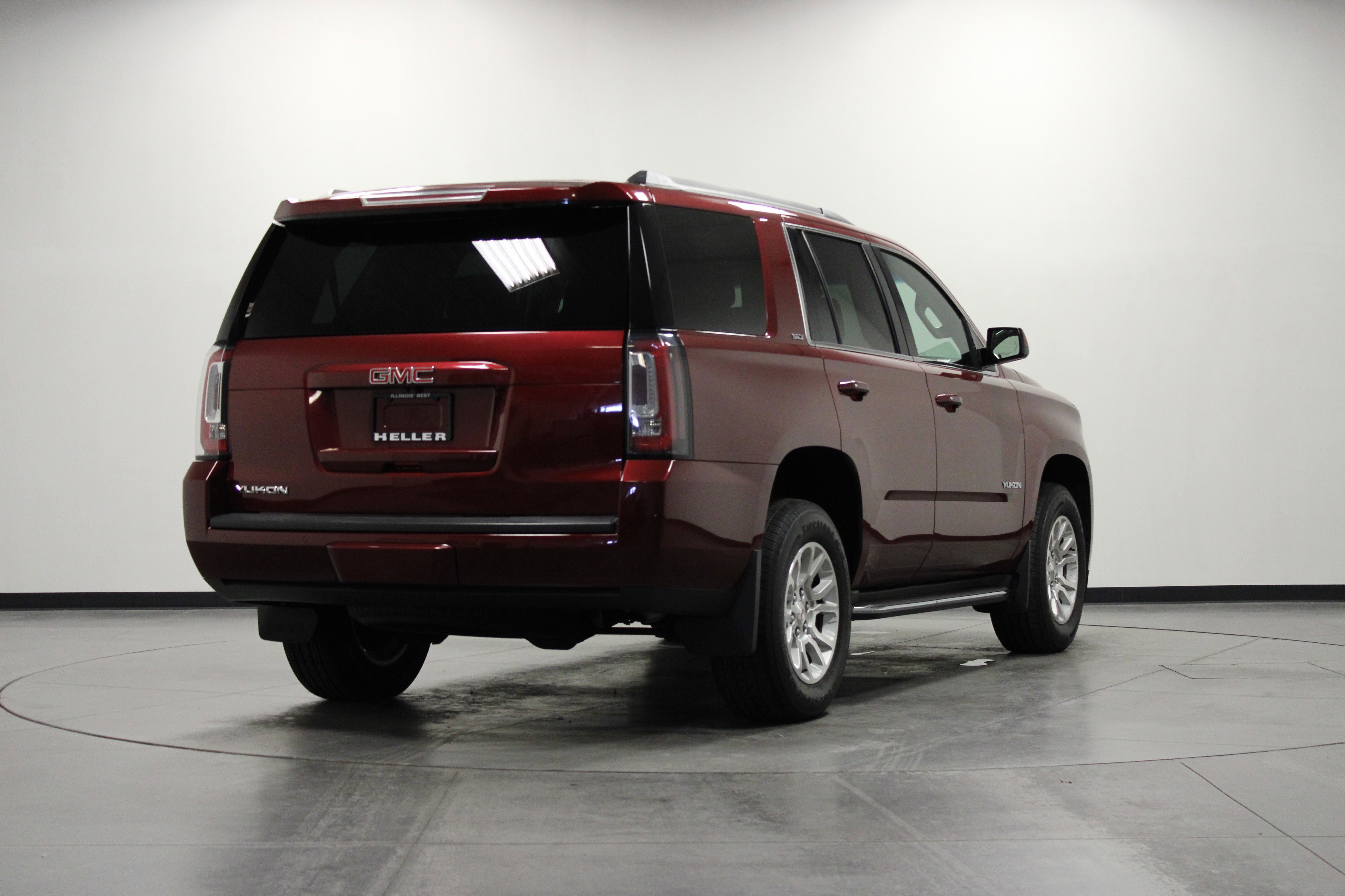 2017 Gmc Yukon SLT photo 2